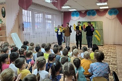 Специалисты «Оренбургэнерго» показали кукольный спектакль об электробезопасности
